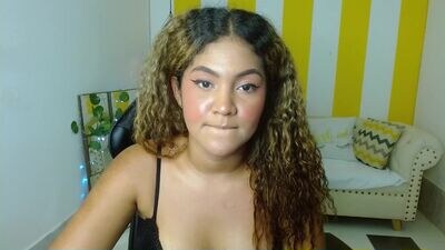 cristal_war public webcam profile photo 4
