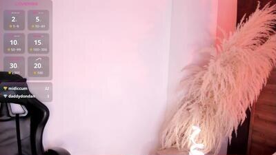 cristinerain public webcam profile photo 3