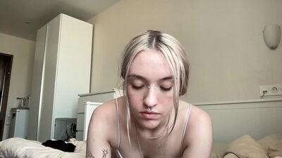crrystalluna public webcam profile photo 2