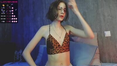 crysta_lin public webcam profile photo 3