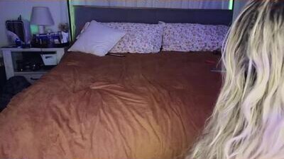 cumguzzlingskank public webcam profile photo 8