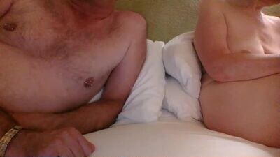 cumonherguys public webcam profile photo 3