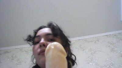 curly_011 public webcam profile photo 4