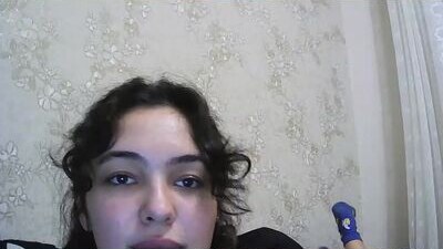 curly_011 public webcam profile photo 10