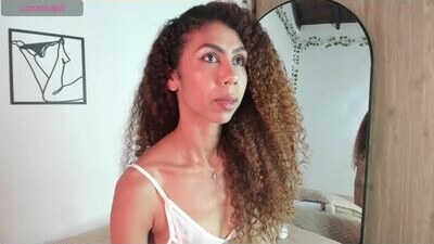 curly_milff public webcam profile photo 7