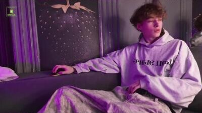 curlytwinkboy public webcam profile photo 5