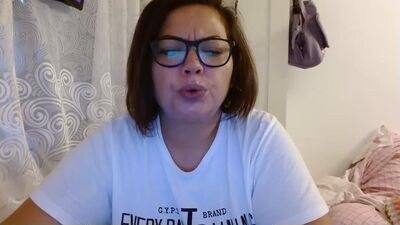 curvymomylore public webcam profile photo 3