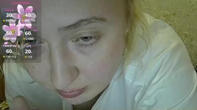 curvywild_lady30 public webcam profile photo 4