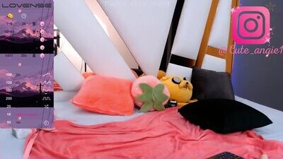 cute__angie public webcam profile photo 2