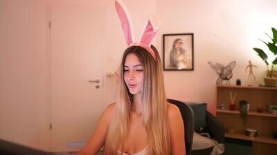 cute_fox_girl_ public webcam profile photo 4