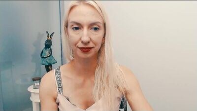 cute_smile_shy public webcam profile photo 3