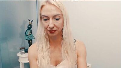 cute_smile_shy public webcam profile photo 5