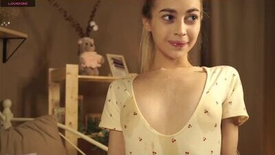 cuteelsa_ public webcam profile photo 7