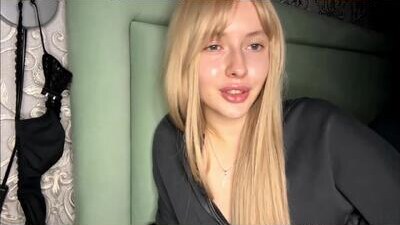 cutieblondyy public webcam profile photo 5