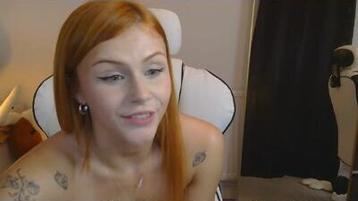daisie_red public webcam profile photo 8