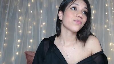 dar_black public webcam profile photo 2