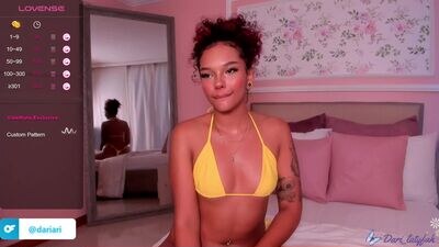 dari_latyfah public webcam profile photo 4