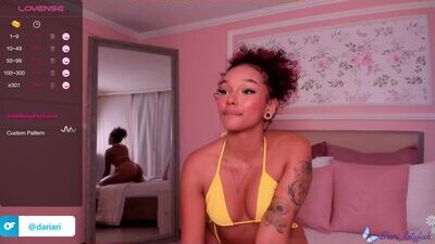 dari_latyfah public webcam profile photo 5