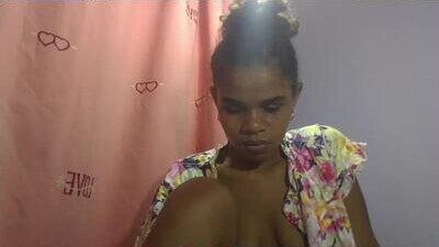 delphineee public webcam profile photo 7