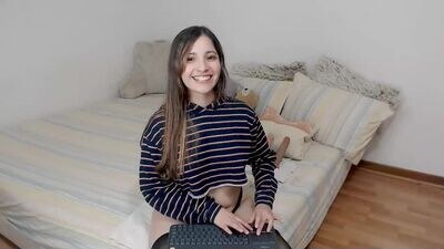 deni_bloom public webcam profile photo 2