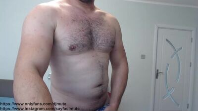 djmute public webcam profile photo 2