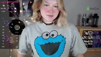 dollirosee public webcam profile photo 8