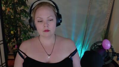 dxrtyblxndx public webcam profile photo 2