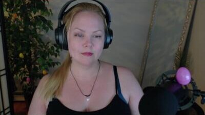 dxrtyblxndx public webcam profile photo 9