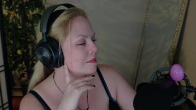 dxrtyblxndx public webcam profile photo 10