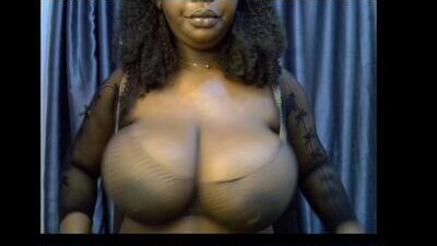 ebony_plumx12 public webcam profile photo 9