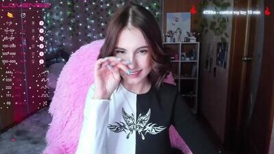 edelinemaher public webcam profile photo 5