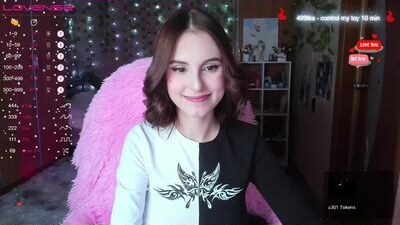 edelinemaher public webcam profile photo 6