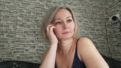 edithmanning public webcam profile photo 9
