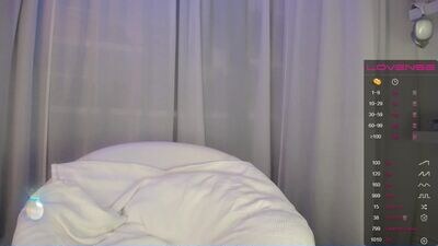 eevie_moon public webcam profile photo 3