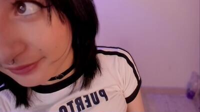 eieieii public webcam profile photo 2