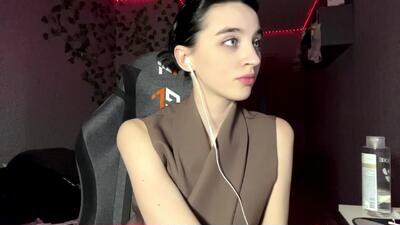 elinorashfield public webcam profile photo 3