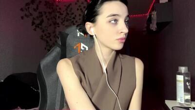 elinorashfield public webcam profile photo 4