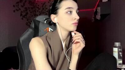 elinorashfield public webcam profile photo 6