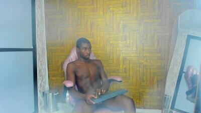 elio_x public webcam profile photo 2