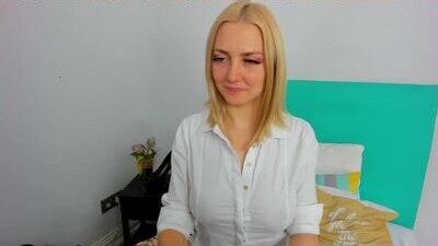 eliseshining public webcam profile photo 10