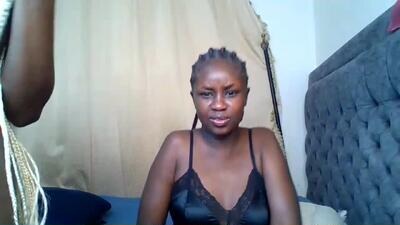 ella8_ public webcam profile photo 4