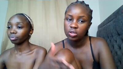 ella8_ public webcam profile photo 6