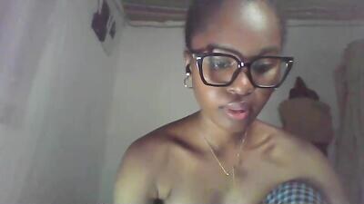 ellah245 public webcam profile photo 3
