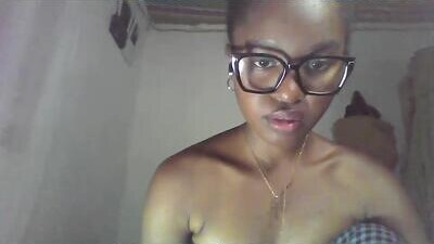 ellah245 public webcam profile photo 5