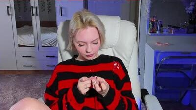 ellales public webcam profile photo 7