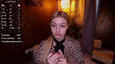 ellamilla public webcam profile photo 3