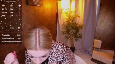 ellamilla public webcam profile photo 4