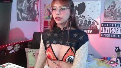 elle_uwu public webcam profile photo 2