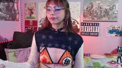 elle_uwu public webcam profile photo 5