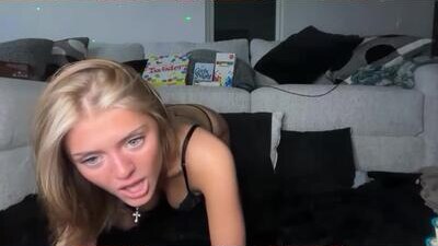 ellieluvs public webcam profile photo 8
